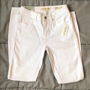 Bullhead Denim white ripped skinny jeans